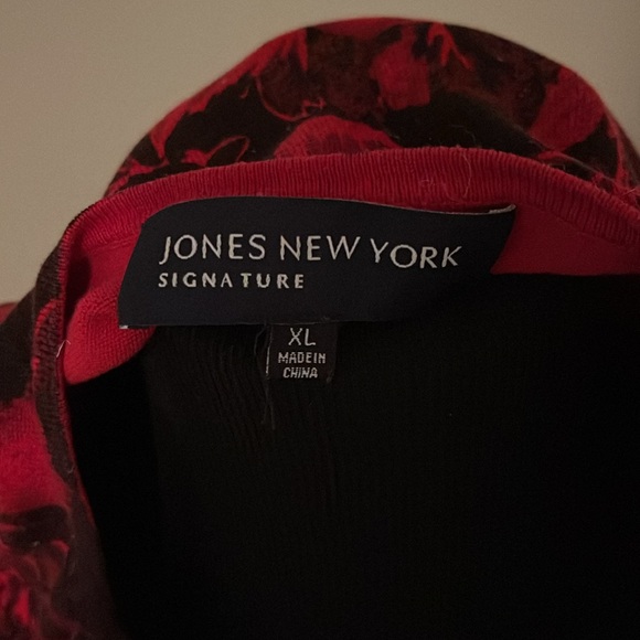 Super comfy silk and nylon top. - Picture 4 of 5